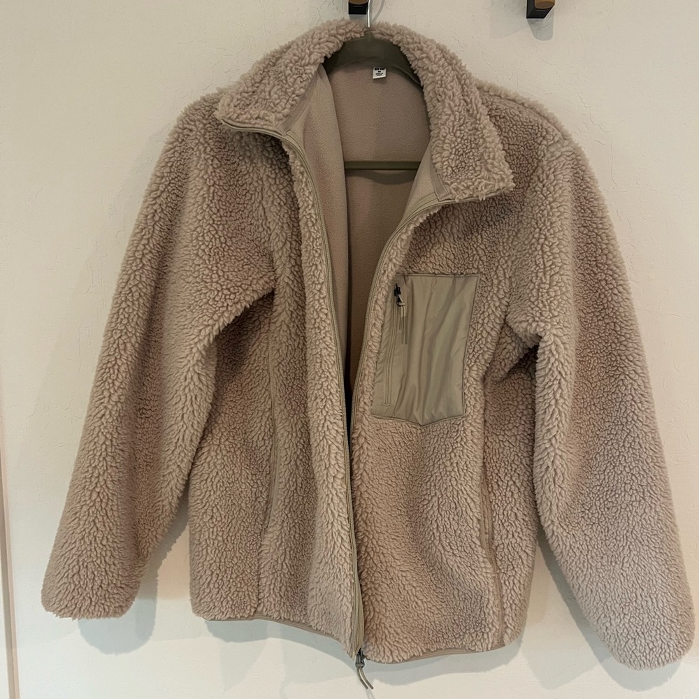 Uniqlo Men’s Sherpa jacket in cream XS
